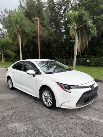 2022 Toyota Corolla LE FWD photo