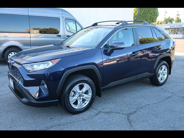 2021 Toyota RAV4 XLE FWD photo