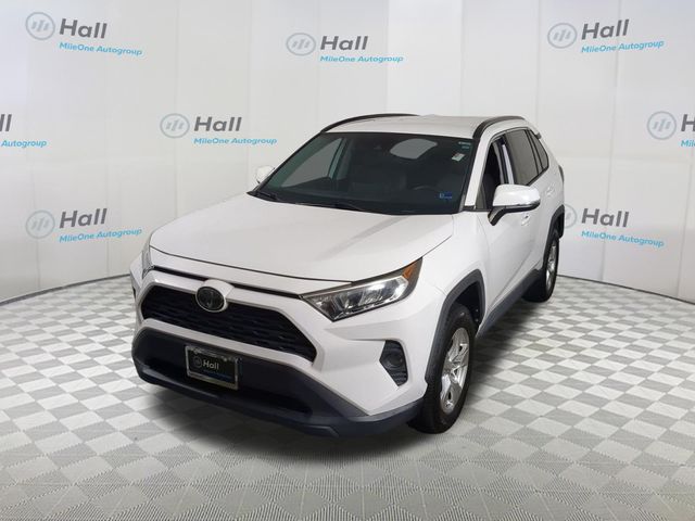 2020 Toyota RAV4 XLE AWD photo