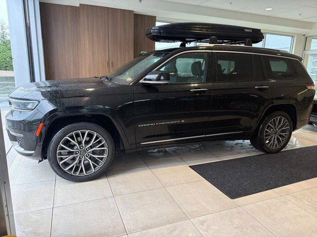 2021 Jeep Grand Cherokee L Summit Reserve 4WD photo