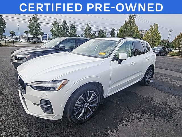 2022 Volvo XC60 Momentum AWD photo