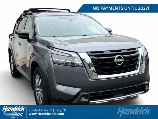 2022 Nissan Pathfinder SL 4WD photo