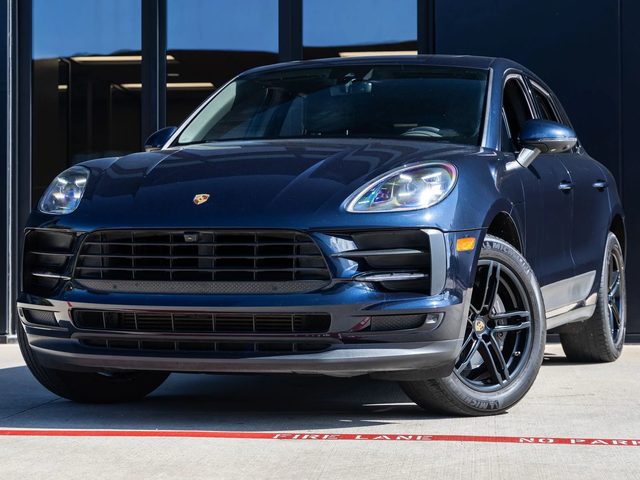 2021 Porsche Macan  AWD photo