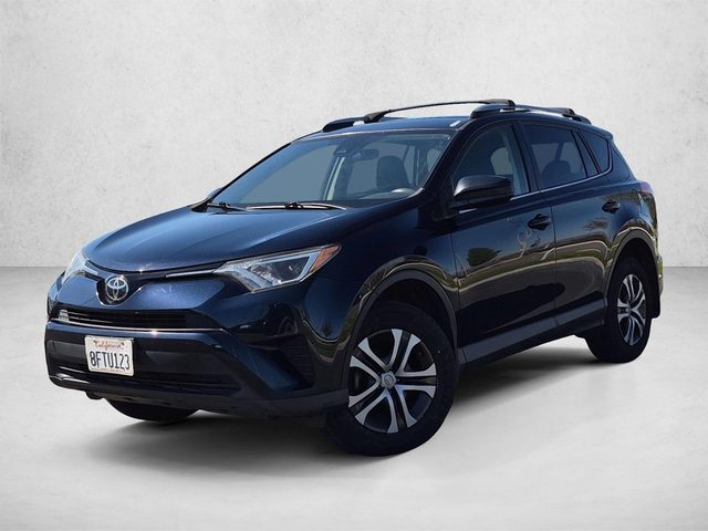 2018 Toyota RAV4 LE FWD photo
