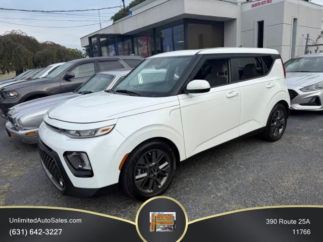 2022 Kia Soul EX FWD photo