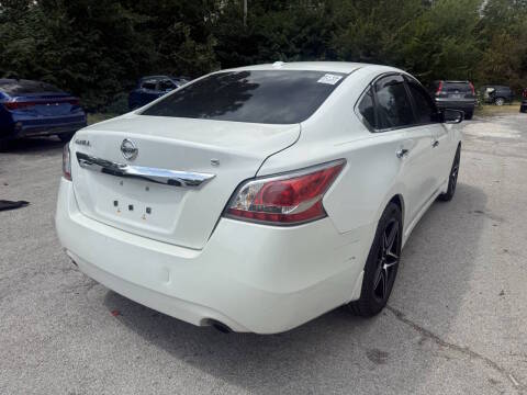 2015 Nissan Altima 2.5 FWD photo