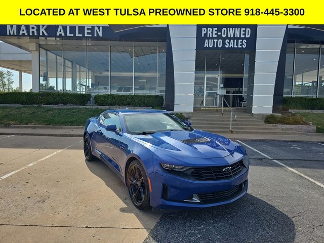 2021 Chevrolet Camaro LT1 RWD photo