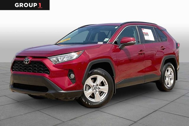 2021 Toyota RAV4 XLE FWD photo