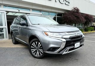 2020 Mitsubishi Outlander ES 4WD photo