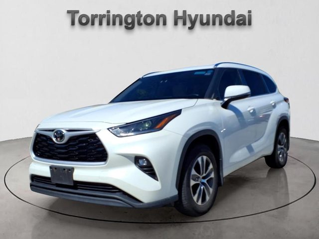 2021 Toyota Highlander XLE AWD photo