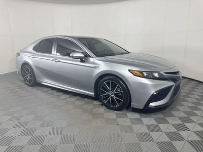 2021 Toyota Camry Hybrid SE FWD photo