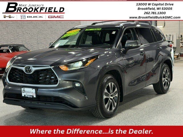2021 Toyota Highlander XLE AWD photo