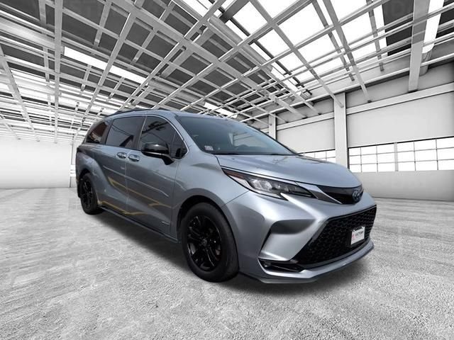 2021 Toyota Sienna XSE AWD photo