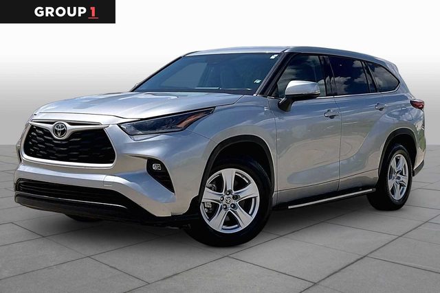 2021 Toyota Highlander LE FWD photo