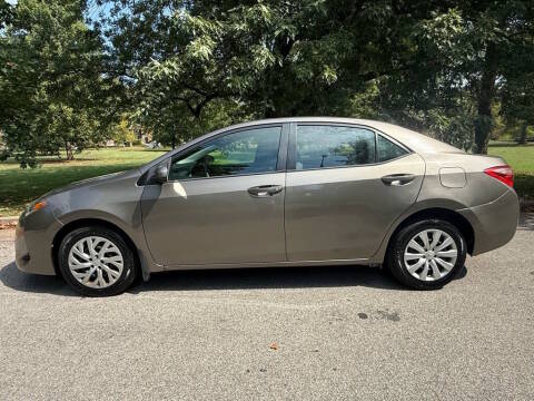 2019 Toyota Corolla LE FWD photo