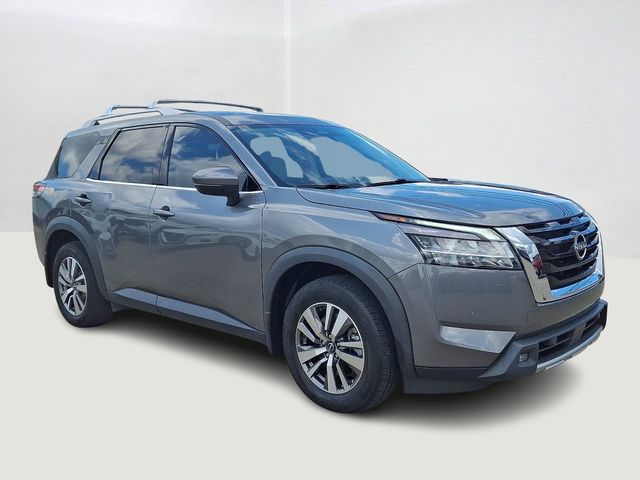 2022 Nissan Pathfinder SL 4WD photo