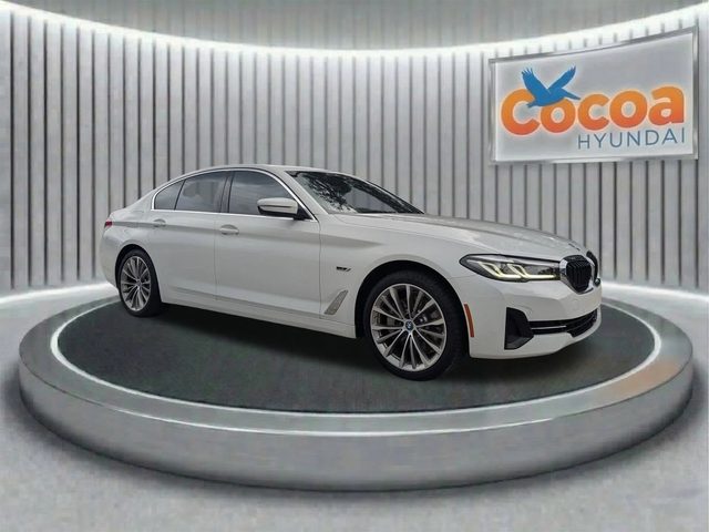2022 BMW 5 Series 530e RWD photo
