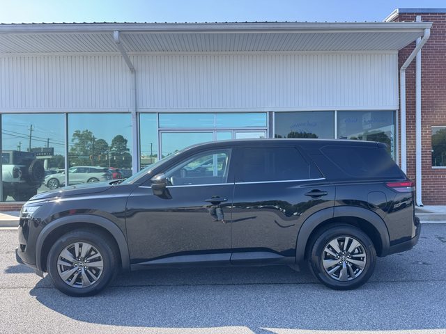 2022 Nissan Pathfinder S 4WD photo