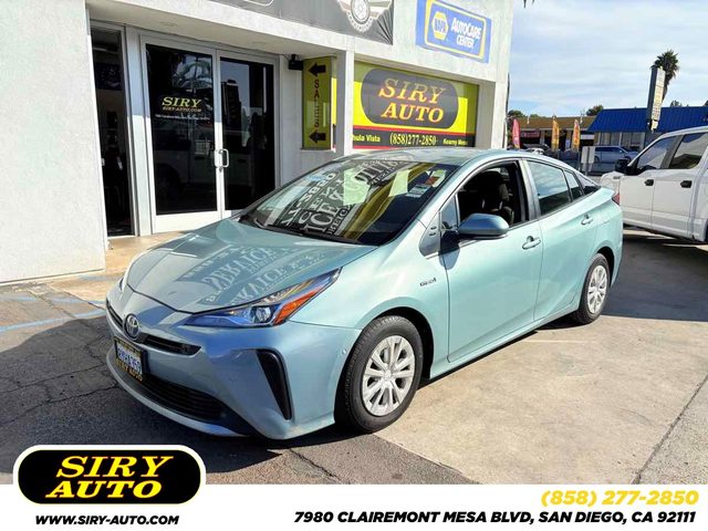 2022 Toyota Prius LE FWD photo