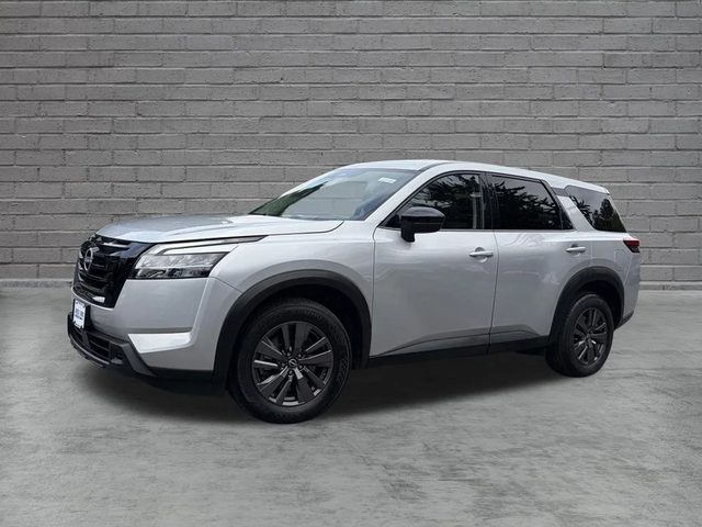 2022 Nissan Pathfinder S 4WD photo