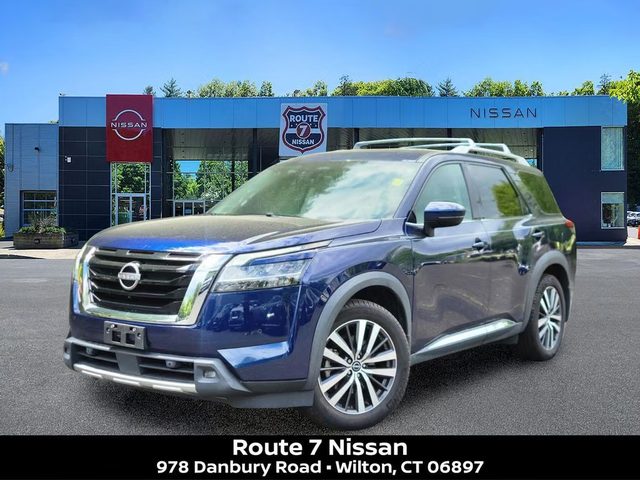 2022 Nissan Pathfinder Platinum 4WD photo