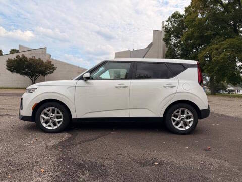 2022 Kia Soul LX FWD photo