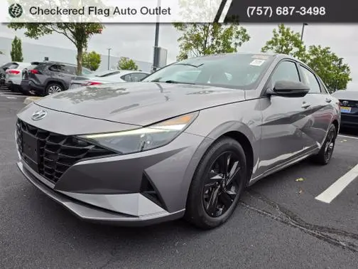 2022 Hyundai Elantra SEL FWD photo