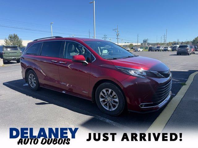 2021 Toyota Sienna XLE AWD photo