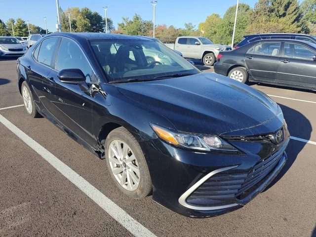 2021 Toyota Camry LE FWD photo