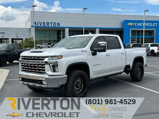 2022 Chevrolet Silverado 3500HD LTZ 4WD photo
