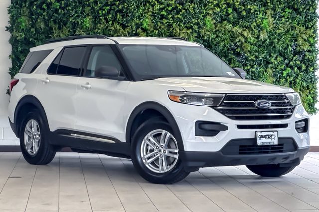 2021 Ford Explorer XLT 4WD photo