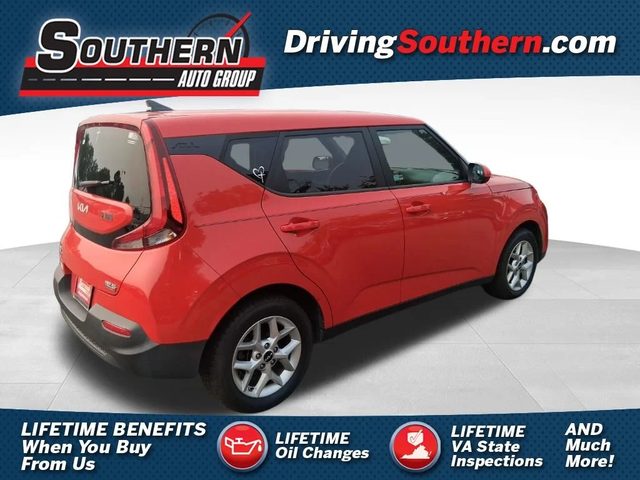 2022 Kia Soul LX FWD photo