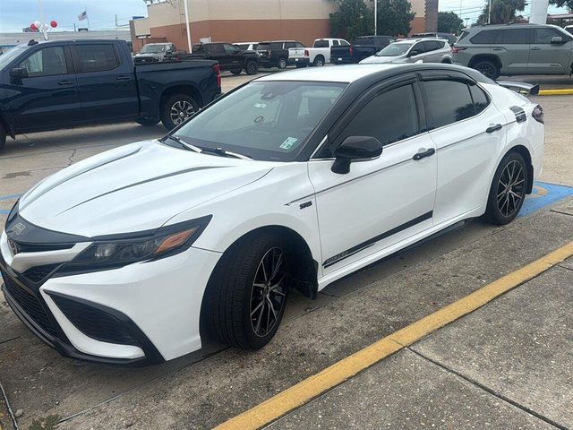 2021 Toyota Camry SE FWD photo
