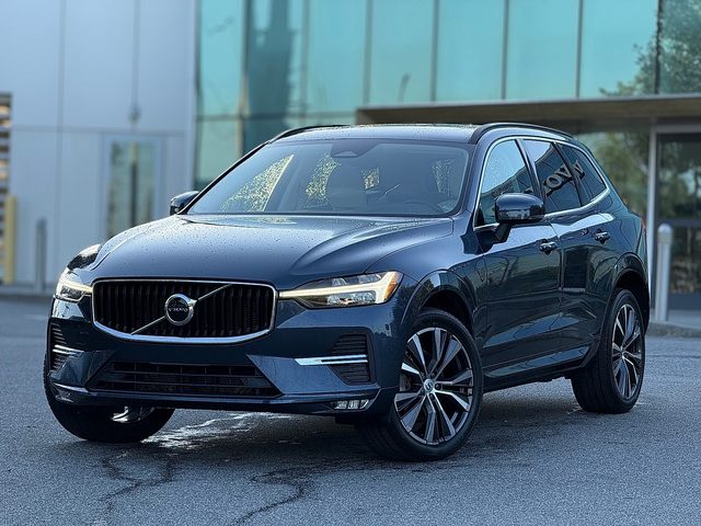 2022 Volvo XC60 Momentum FWD photo