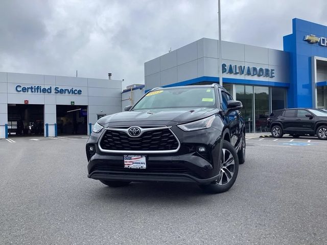 2021 Toyota Highlander XLE AWD photo