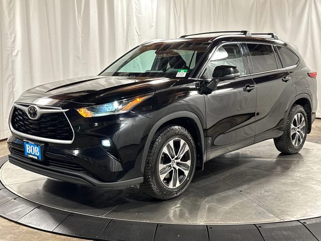 2021 Toyota Highlander XLE AWD photo