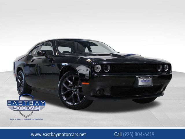 2021 Dodge Challenger SXT RWD photo