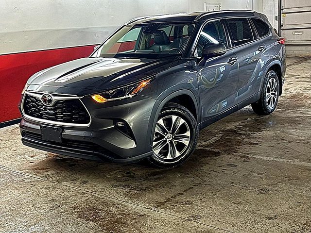 2021 Toyota Highlander XLE AWD photo