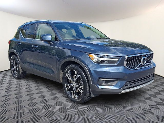 2022 Volvo XC40 Inscription AWD photo