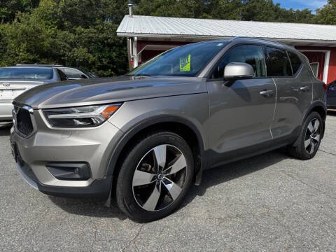 2022 Volvo XC40 Momentum AWD photo