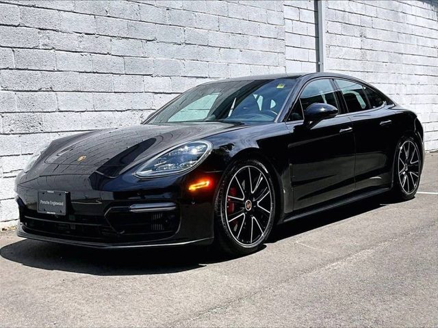 2022 Porsche Panamera GTS AWD photo