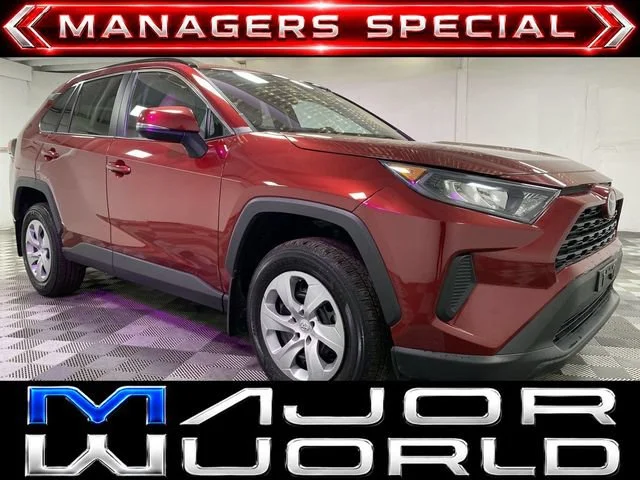2021 Toyota RAV4 LE AWD photo