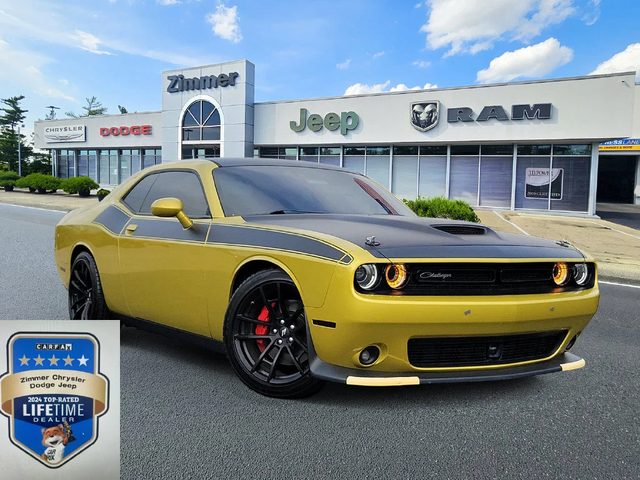2021 Dodge Challenger R/T RWD photo