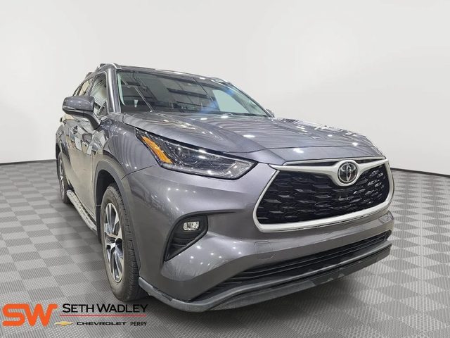 2021 Toyota Highlander XLE FWD photo
