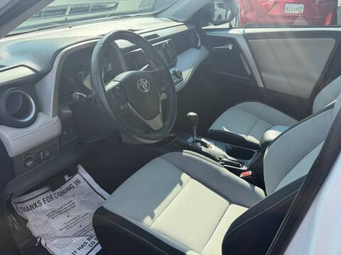 2018 Toyota RAV4 XLE AWD photo
