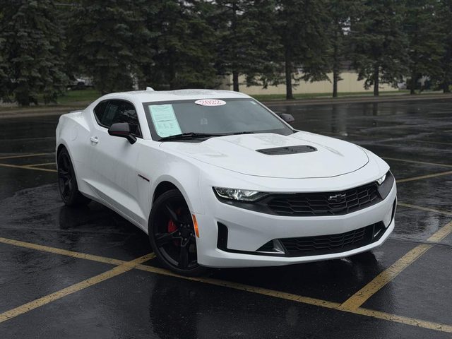 2022 Chevrolet Camaro LT1 RWD photo