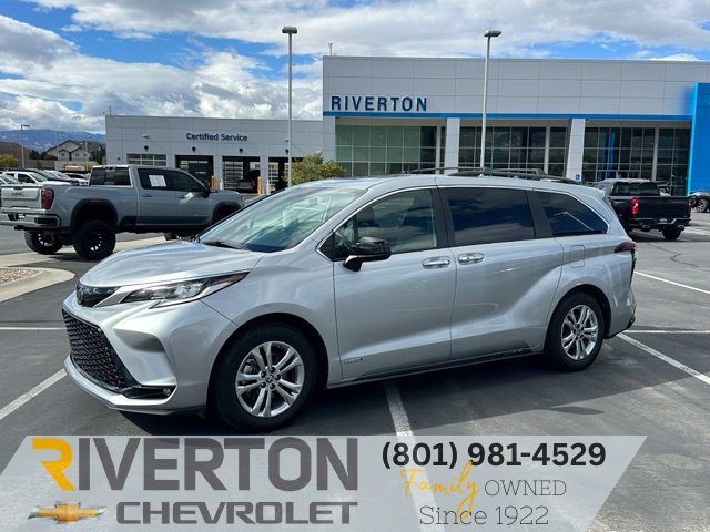 2021 Toyota Sienna XSE AWD photo