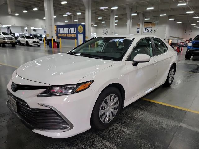 2022 Toyota Camry Hybrid LE FWD photo