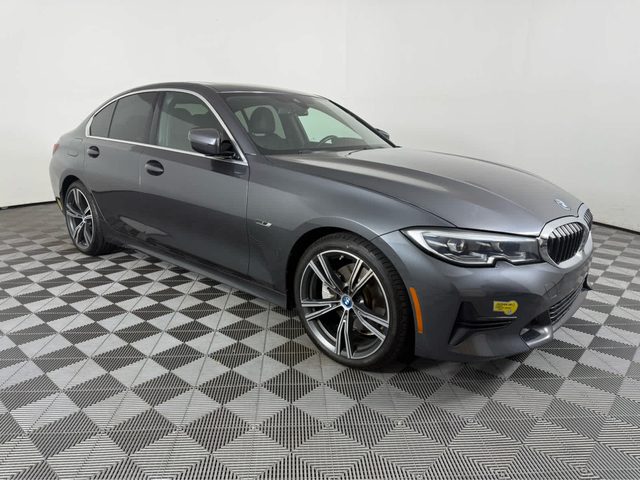2022 BMW 3 Series 330e RWD photo