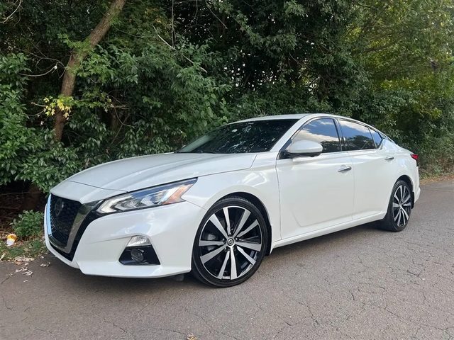 2020 Nissan Altima 2.0 Platinum FWD photo
